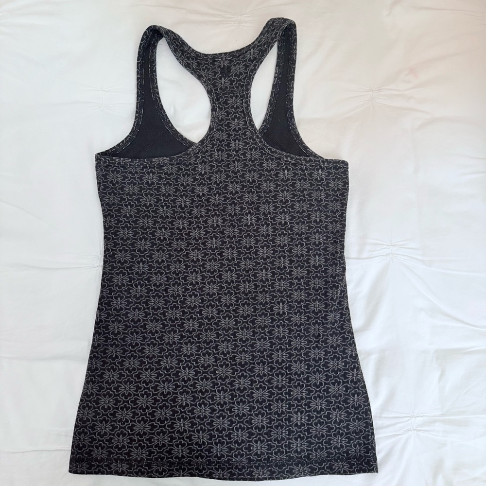 Old Navy Black Patterned Racerback Tank - Picture 2 of 3